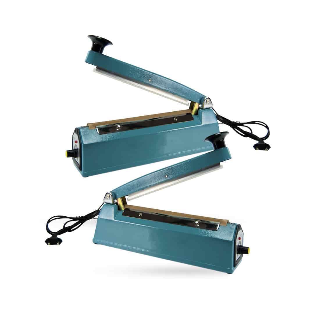 Packaging machines and packaging systems